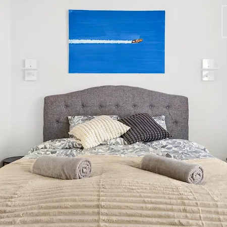 2br Kalamaja Flat With Private Lift & Roof Terrace *