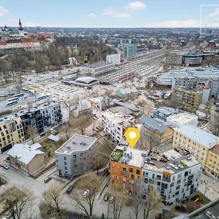 2br Kalamaja Flat With Private Lift & Roof Terrace *